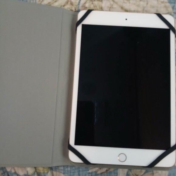 Apple Mini - Picture 1 of 6